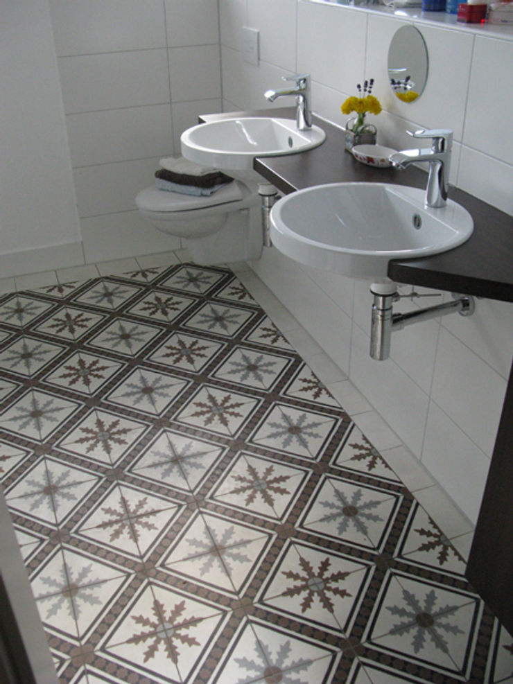 Articima Mediterranean style bathroom
