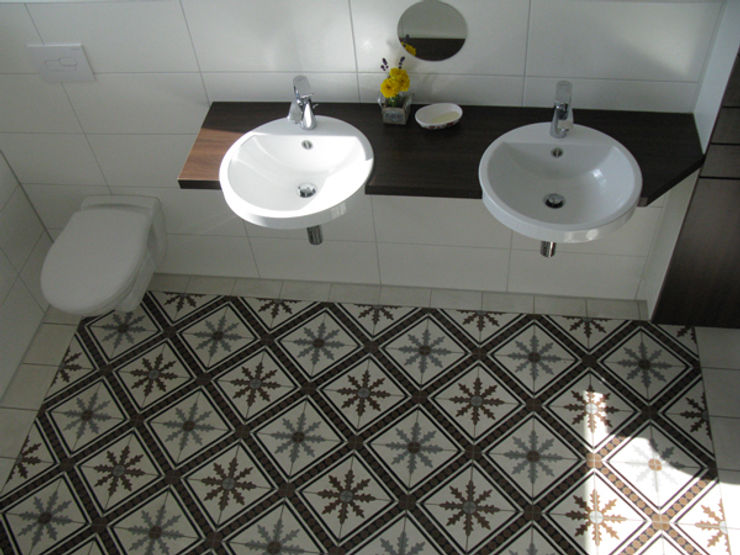 Articima Mediterranean style bathroom