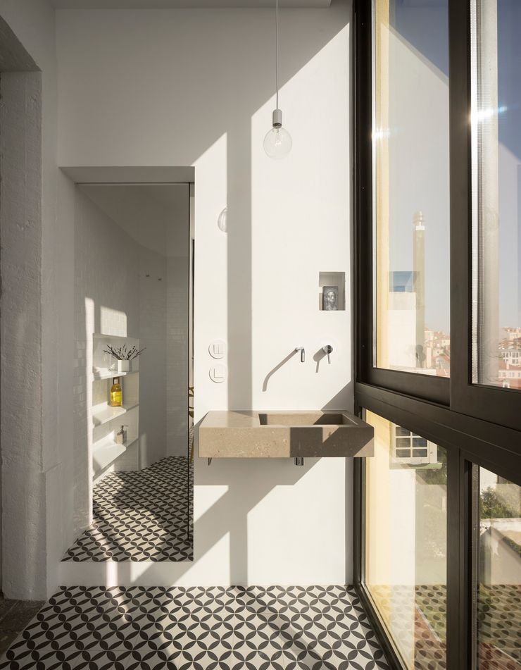 Príncipe real apartment lisbon fala Modern Windows and Doors