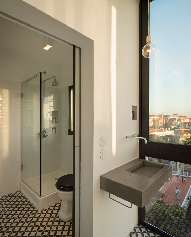 Príncipe real apartment lisbon fala Modern Bathroom
