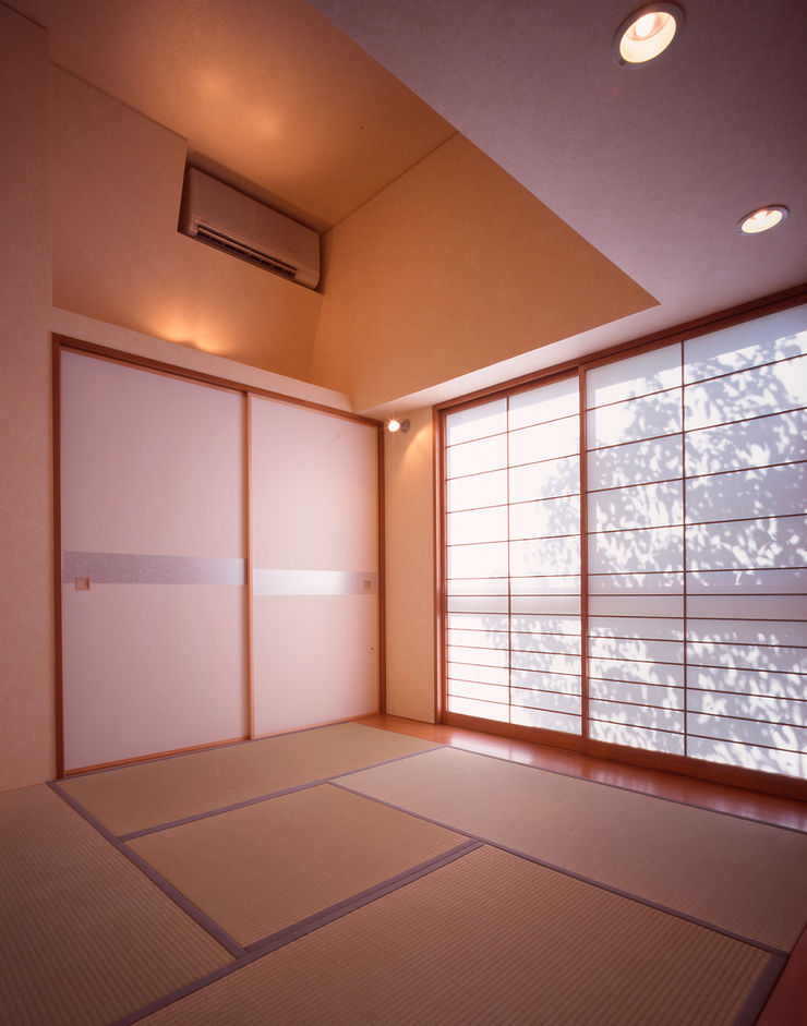 Guen BERTHEAU-SUZUKI Co.,Ltd. Modern media room