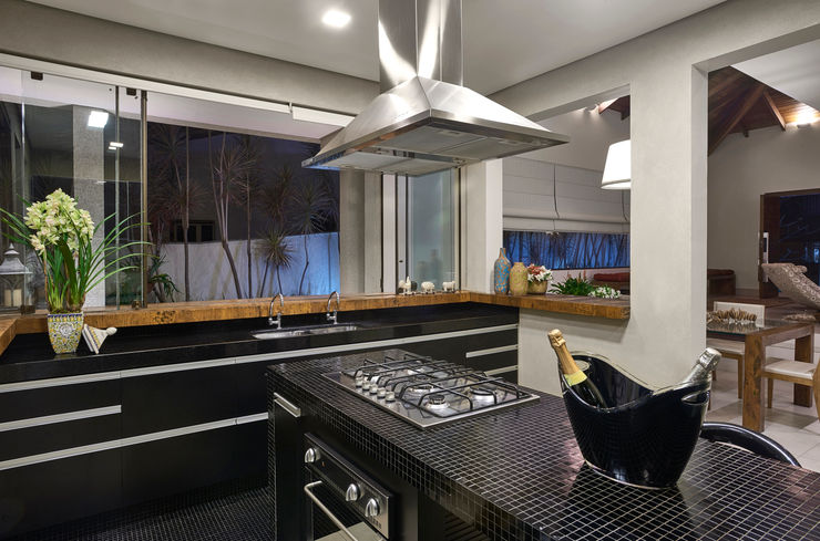 Isabela Canaan Arquitetos e Associados Modern kitchen