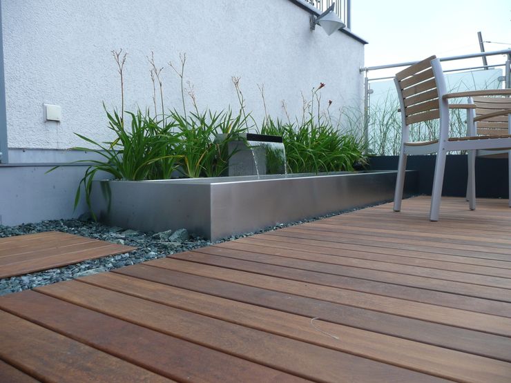 Rooftops BEGRÜNDER Moderner Balkon, Veranda & Terrasse