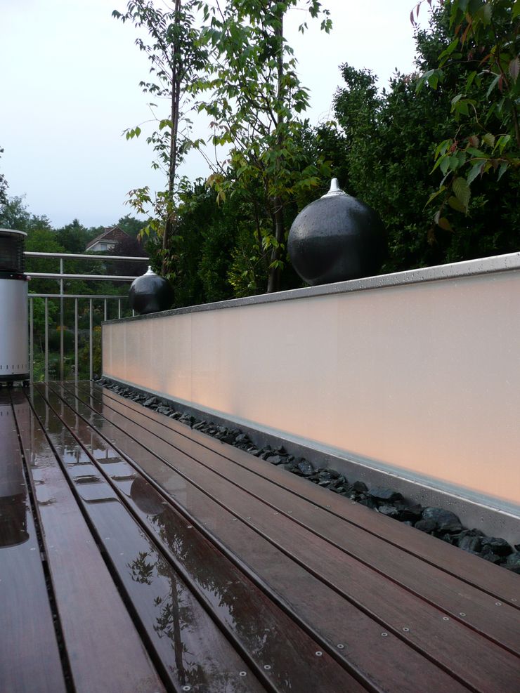Rooftops BEGRÜNDER Moderner Balkon, Veranda & Terrasse