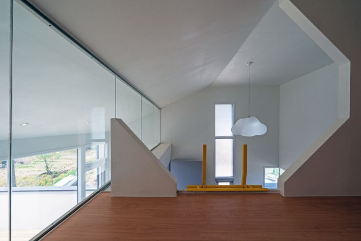 'Snow AIDe Modern Kid's Room