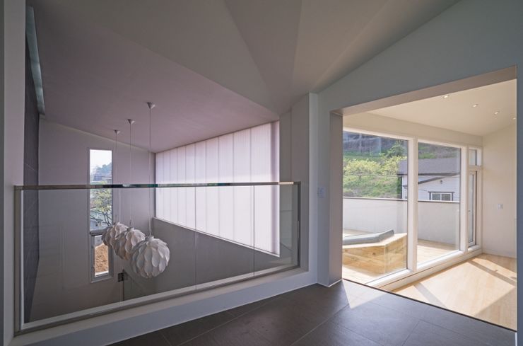'Snow AIDe Modern Living Room