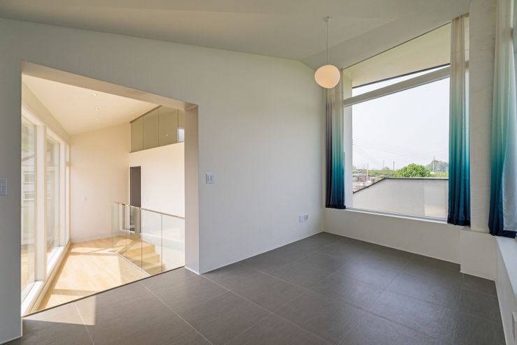 'Snow AIDe Modern Living Room