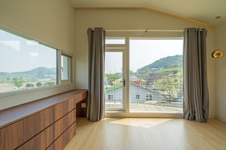 'Snow AIDe Modern Bedroom