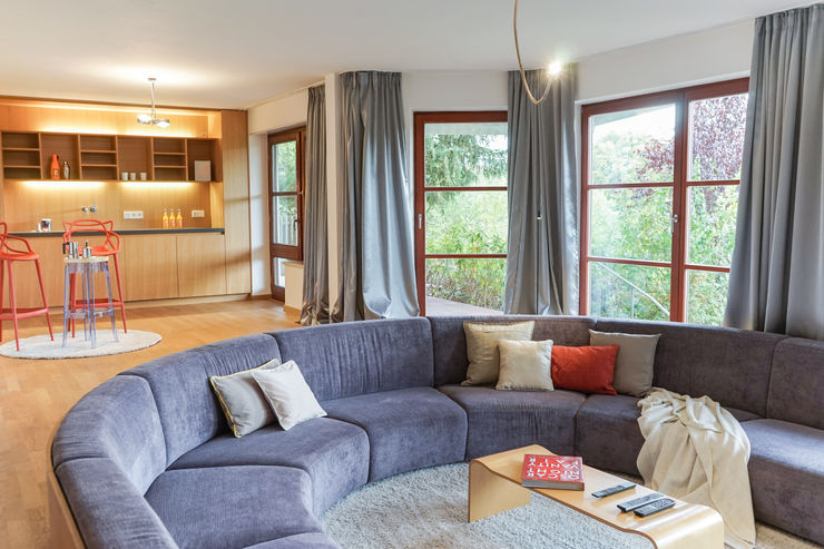Staging einer Villa zum Verkauf Home Staging Gabriela Überla Klassischer Multimedia-Raum