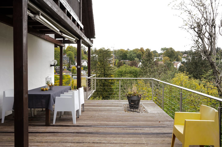 Staging einer Villa zum Verkauf Home Staging Gabriela Überla Klassischer Balkon, Veranda & Terrasse