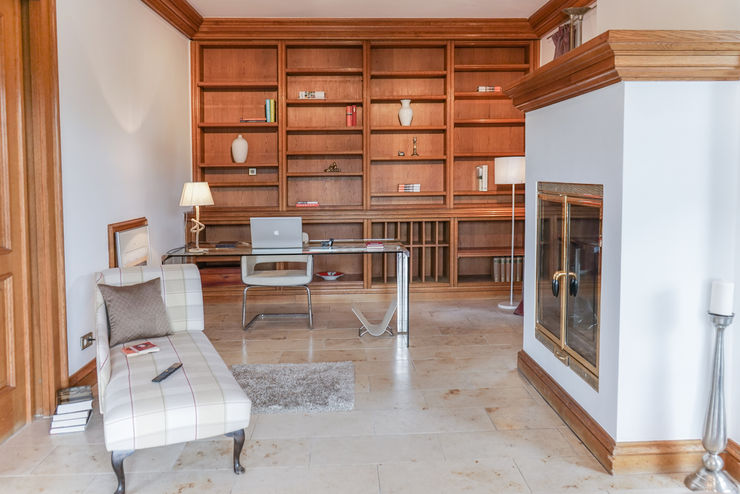 Staging einer Villa zum Verkauf Home Staging Gabriela Überla Klassische Arbeitszimmer