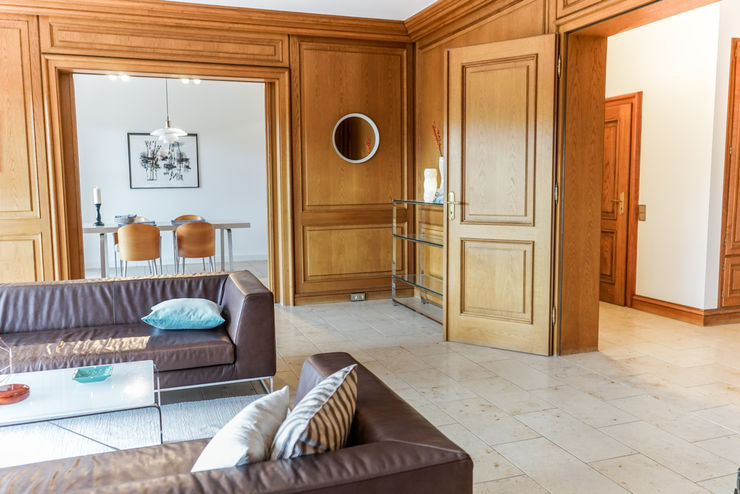 Staging einer Villa zum Verkauf Home Staging Gabriela Überla Klassische Wohnzimmer