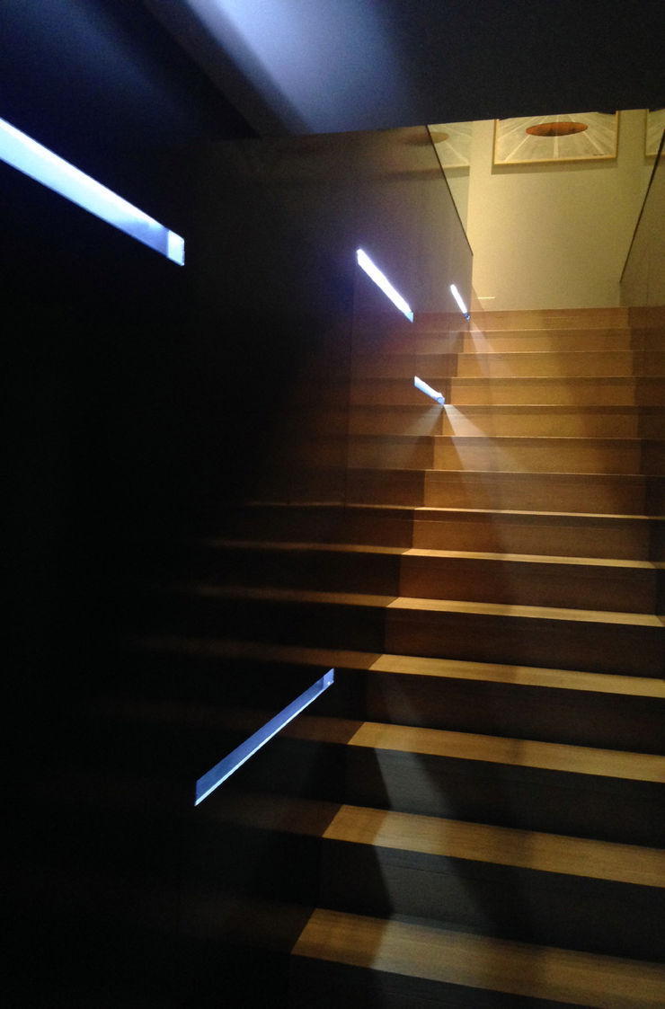 APPARTAMENTO R1 STUDIO DI ARCHITETTURA RAFFIN Ingresso, Corridoio & Scale in stile moderno Ferro / Acciaio Nero