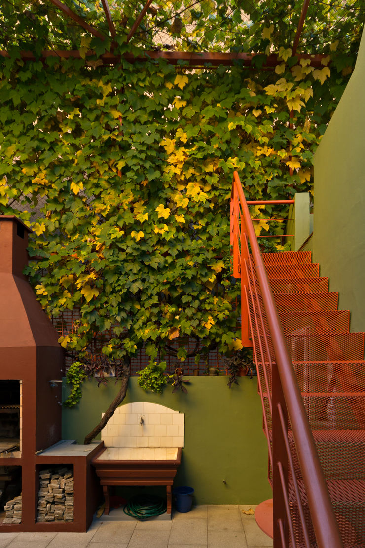 Pop Arq Minimalist style garden