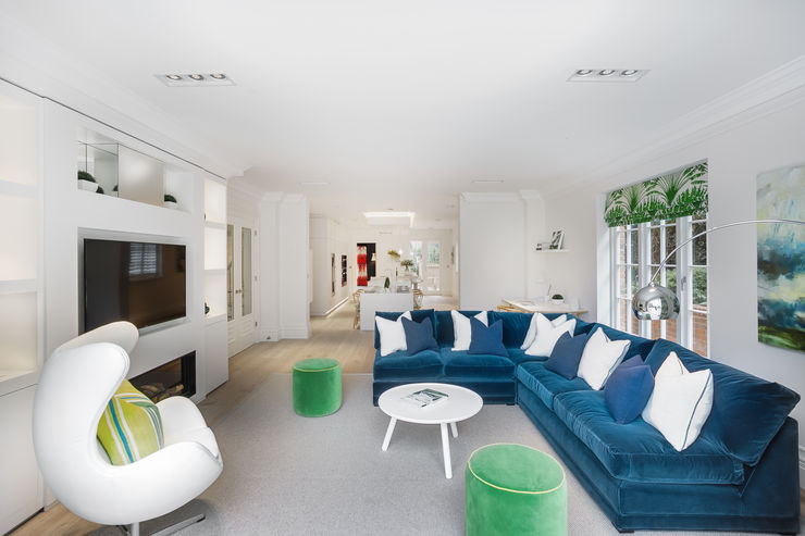 Kitchen/ Family/ Breakfast Room Studio Hooton Modern living room