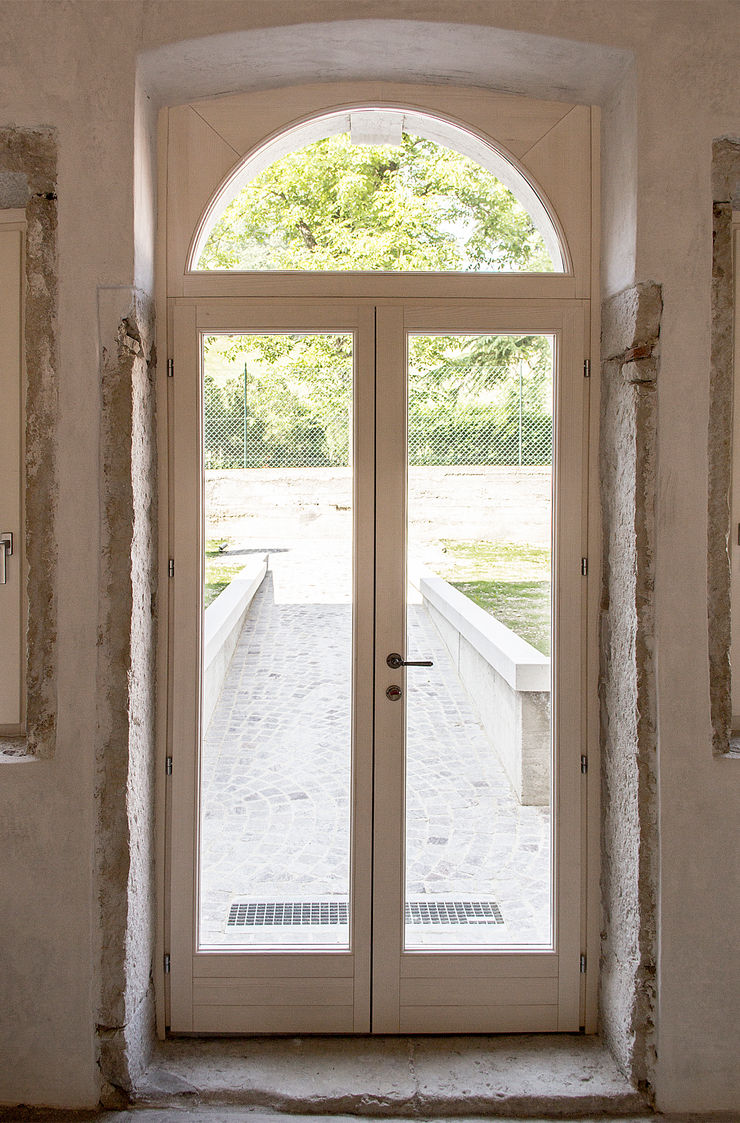 Progetto MORO SAS DI GIANNI MORO Finestre & Porte in stile moderno
