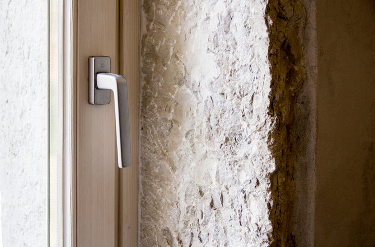 Progetto MORO SAS DI GIANNI MORO Finestre & Porte in stile moderno