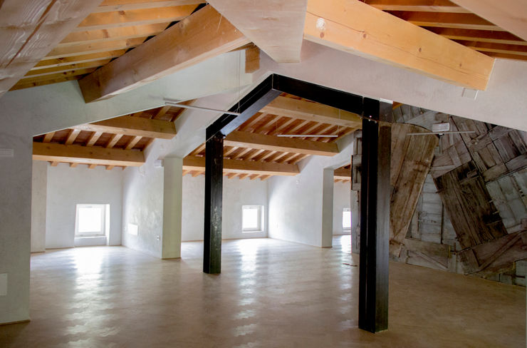 Progetto MORO SAS DI GIANNI MORO Finestre & Porte in stile moderno