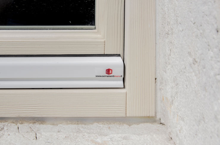 Progetto MORO SAS DI GIANNI MORO Finestre & Porte in stile moderno