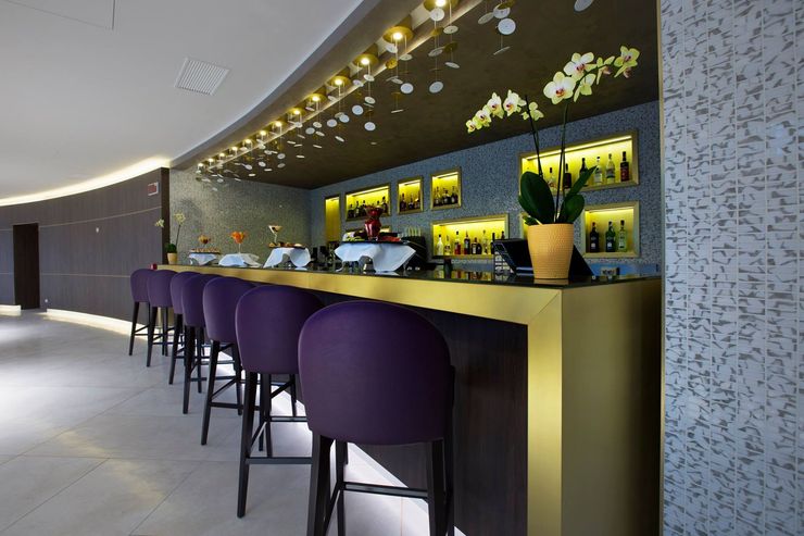 Hilton Doubletree Yeveran M.M. Lampadari Classic bars & clubs