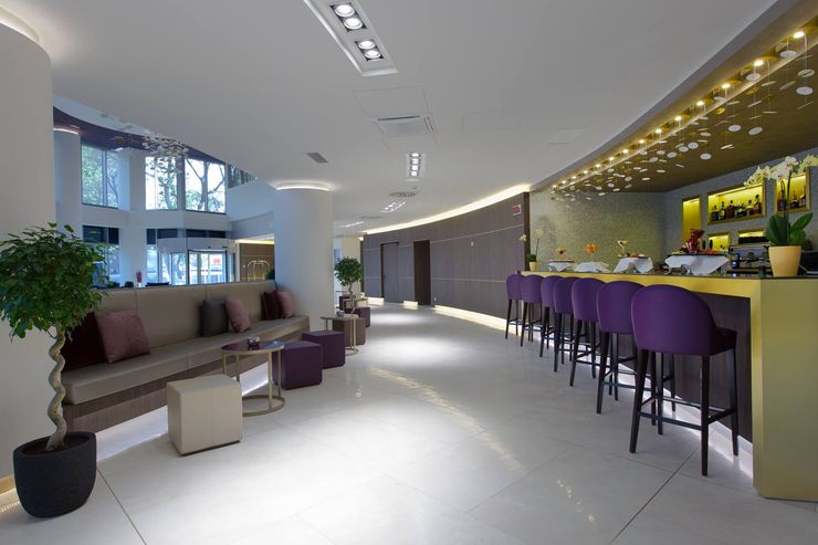 Hilton Doubletree Yeveran M.M. Lampadari Classic bars & clubs