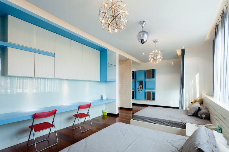 Contemporarily Dashing | BUNGALOW Design Spirits Modern style bedroom
