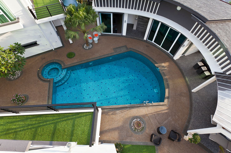 Contemporarily Dashing | BUNGALOW Design Spirits Pool
