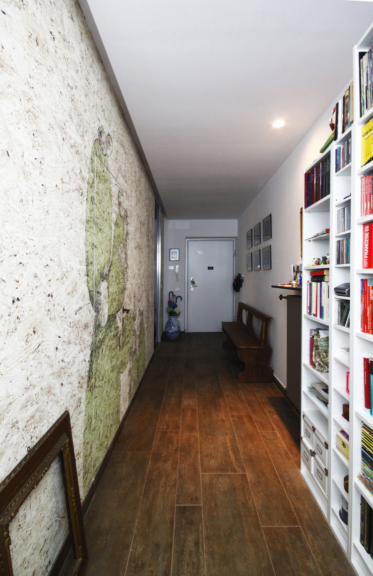 CASA M&L Andrea Orioli Ingresso, Corridoio & Scale in stile moderno Bianco