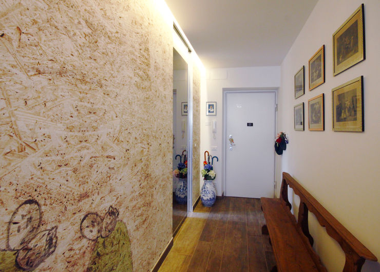 CASA M&L Andrea Orioli Ingresso, Corridoio & Scale in stile moderno Bianco
