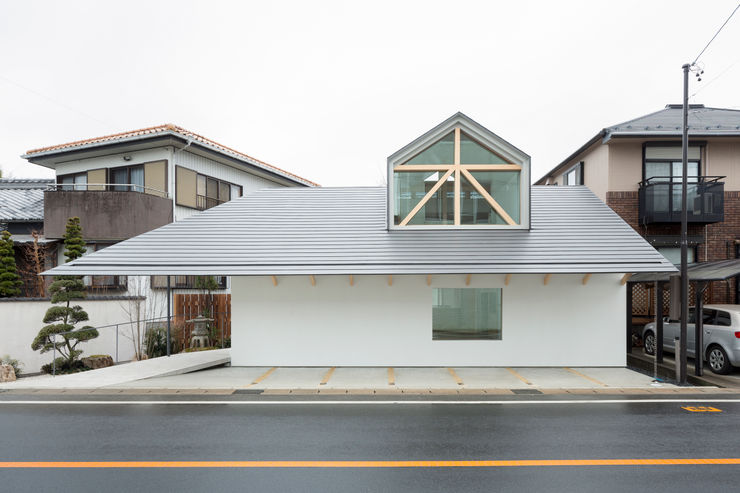 インパクトを残すドーマー窓のあるシンプルな家 Homify インパクトを残すドーマー窓のあるシンプルな家 Homify