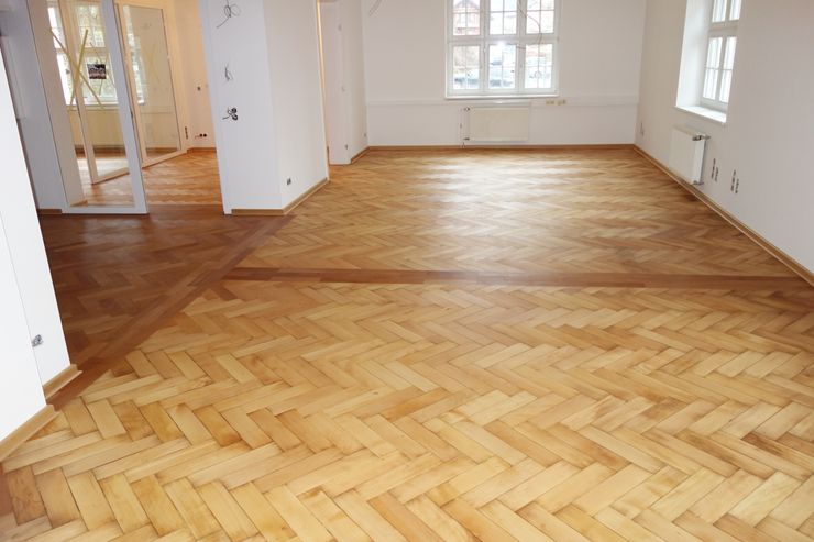 Parkett Kessel Meisterfachbetrieb Przestrzenie biurowe i magazynowe Drewno Brązowy