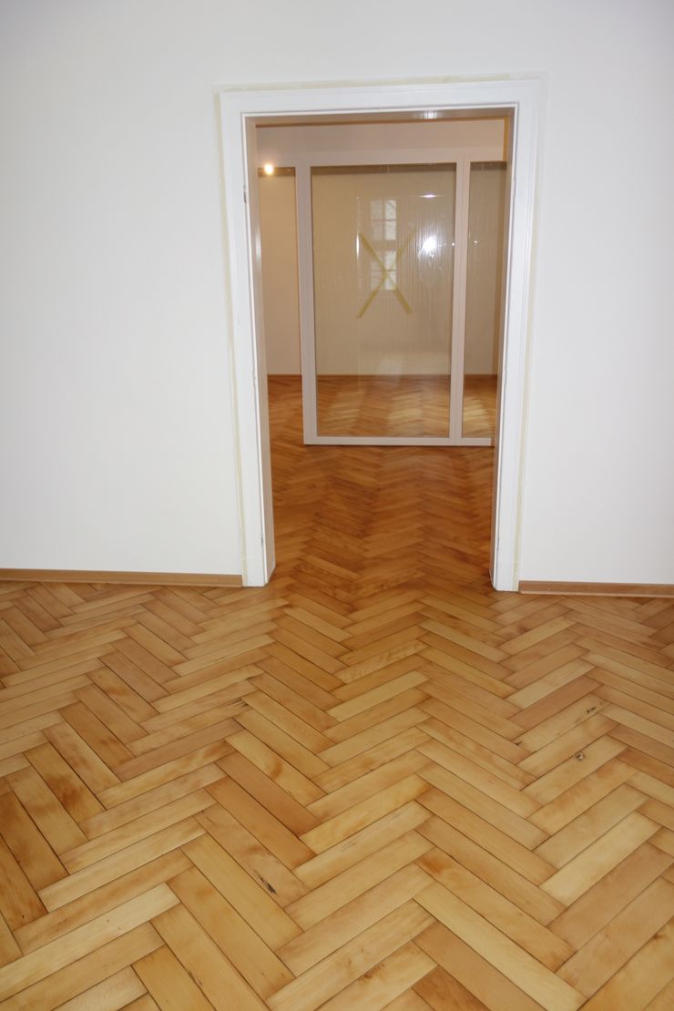 Parkett Kessel Meisterfachbetrieb Przestrzenie biurowe i magazynowe Drewno Beżowy