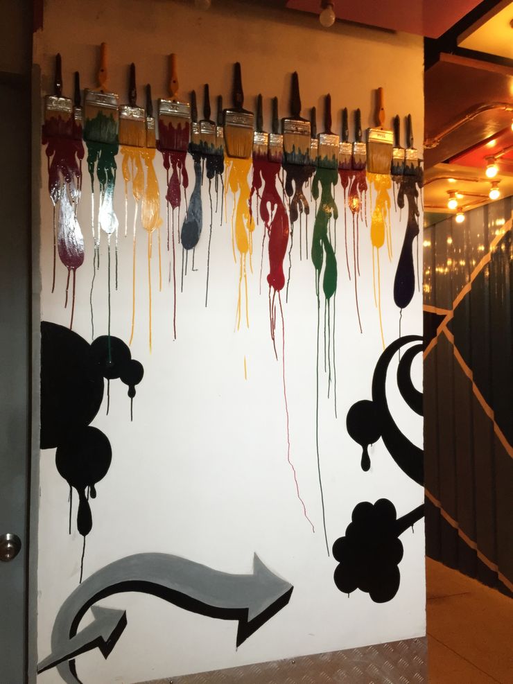 RESTO-LOUNGE : RANJIT AVENUE TULI ARCHITECTS AND ENGINEERS Bars & clubs Copper/Bronze/Brass Multicolored