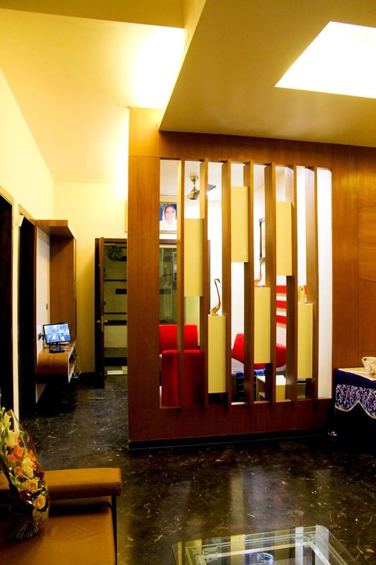 RESIDENCE : AMRITSAR TULI ARCHITECTS AND ENGINEERS Modern Living Room Engineered Wood Amber/Gold