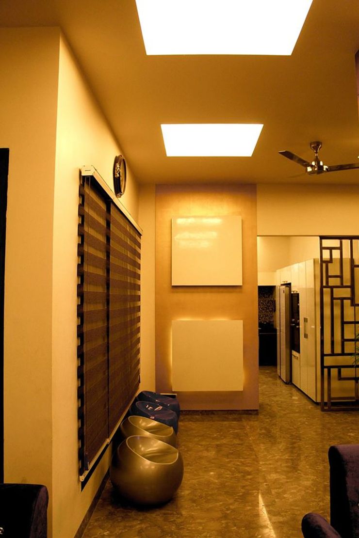 RESIDENCE : AMRITSAR TULI ARCHITECTS AND ENGINEERS Modern Corridor, Hallway and Staircase Stone Amber/Gold