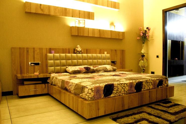 RESIDENCE : AMRITSAR TULI ARCHITECTS AND ENGINEERS Modern Bedroom Engineered Wood Beige