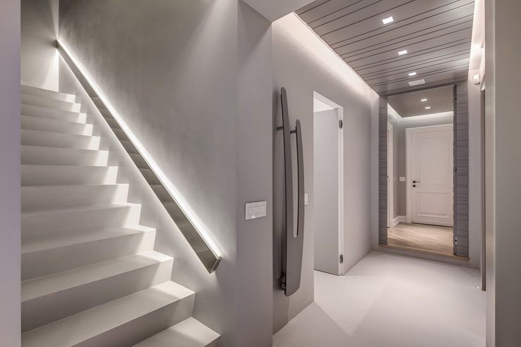 GERMANICO MOB ARCHITECTS Ingresso, Corridoio & Scale in stile moderno