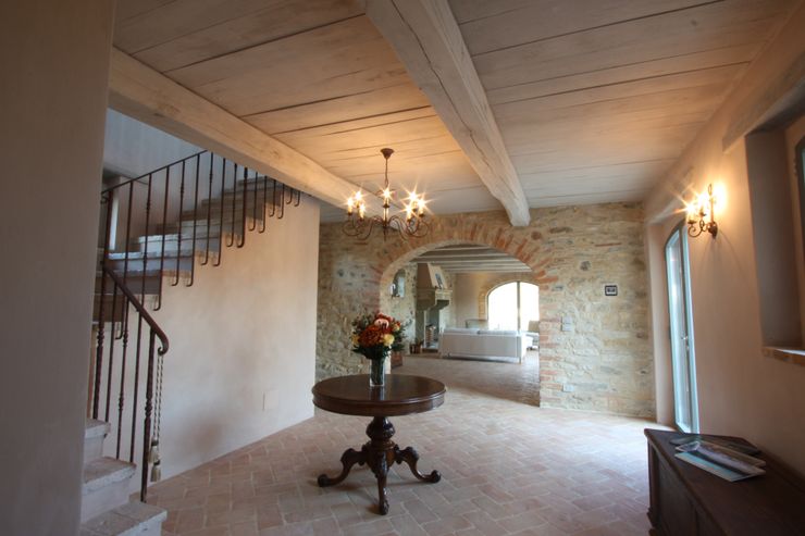 marco carlini architetto Country style corridor, hallway& stairs