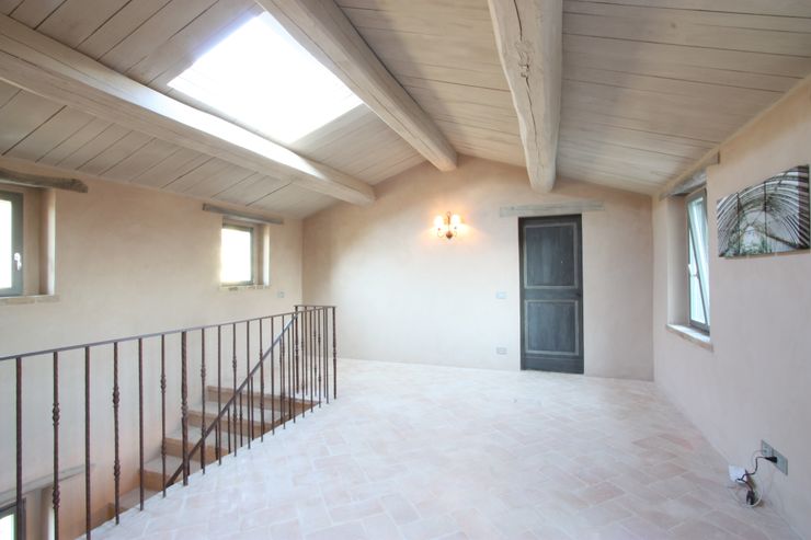 marco carlini architetto Country style corridor, hallway& stairs