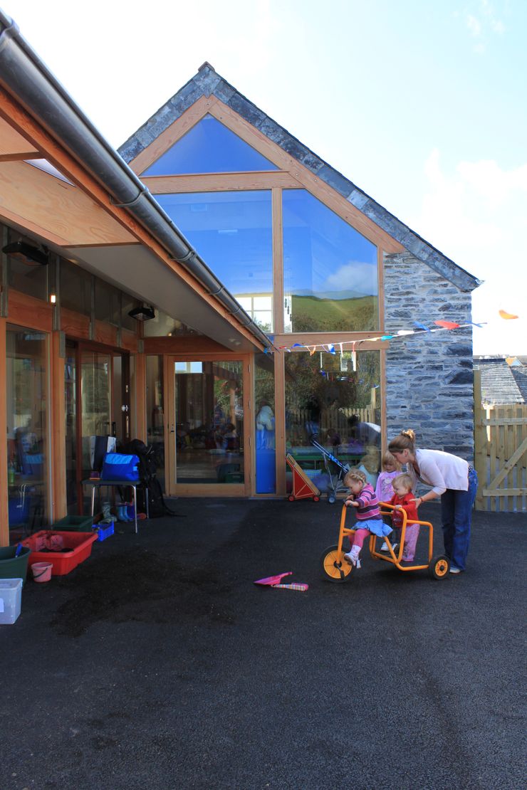 Boscastle Pre-school timber playground Innes Architects Modern schools Wood