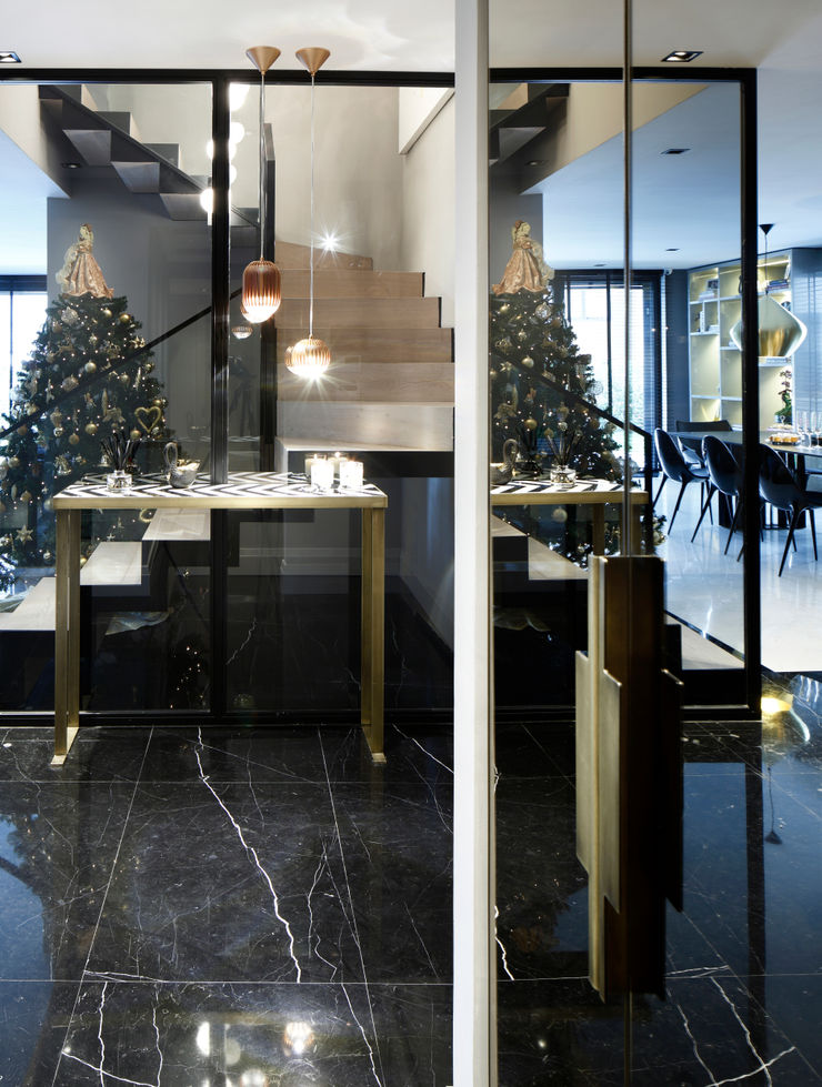 entrance Esra Kazmirci Mimarlik Modern corridor, hallway & stairs Black