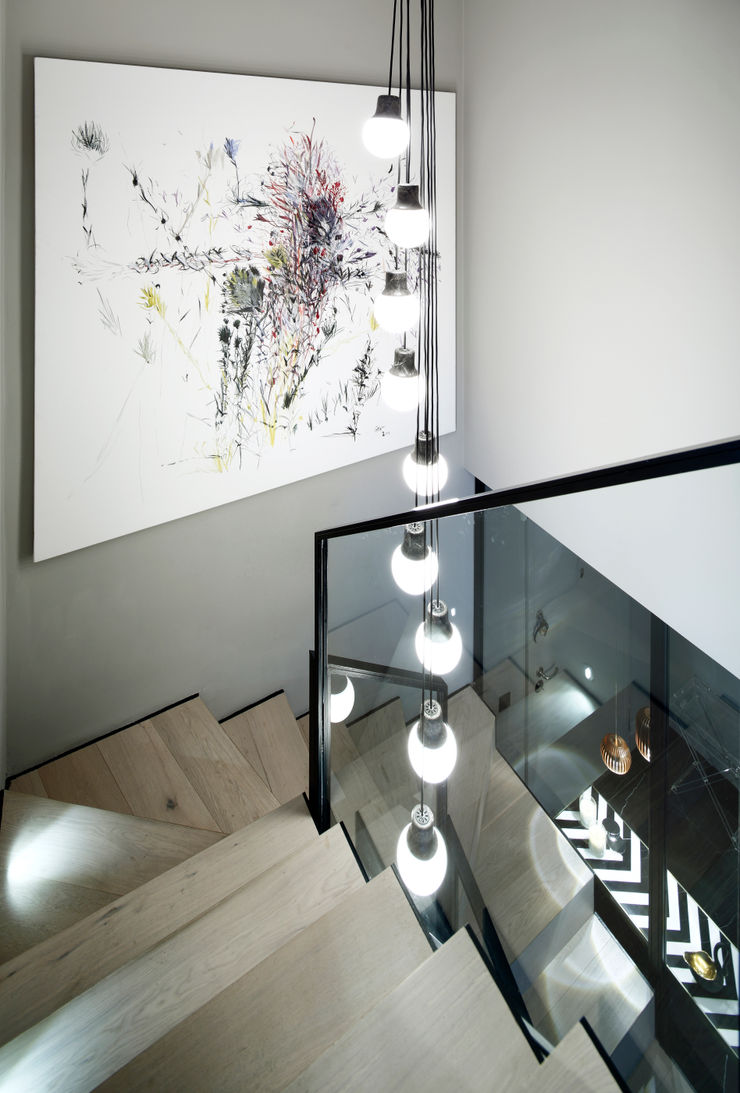 stairway Esra Kazmirci Mimarlik Modern corridor, hallway & stairs Grey