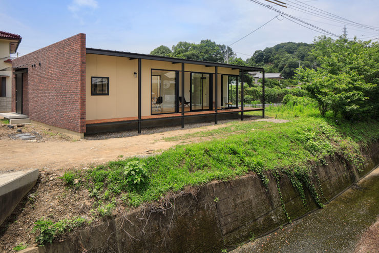 開放的で快適に暮らせる川沿いの平屋  homify