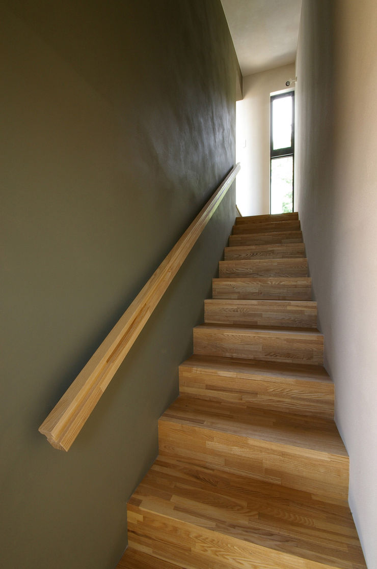 一級建築士事務所アールタイプ Corredores, halls e escadas modernos Madeira Efeito de madeira