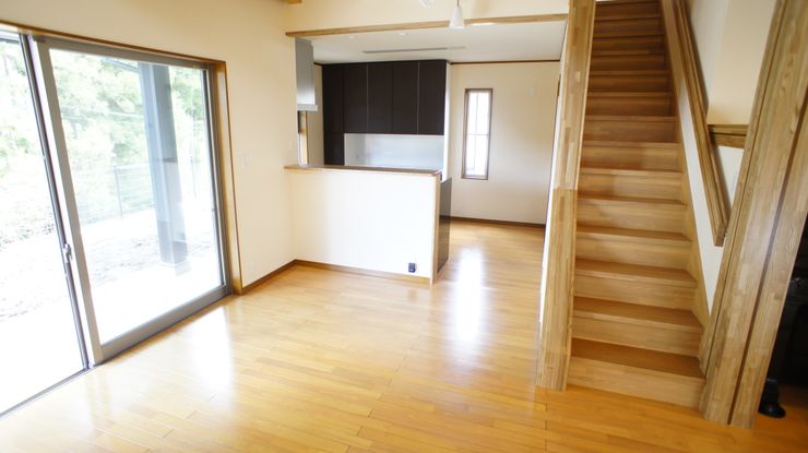S邸 マルモコハウス Moderne Wohnzimmer