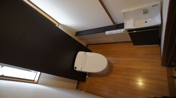 S邸 マルモコハウス Moderne Badezimmer