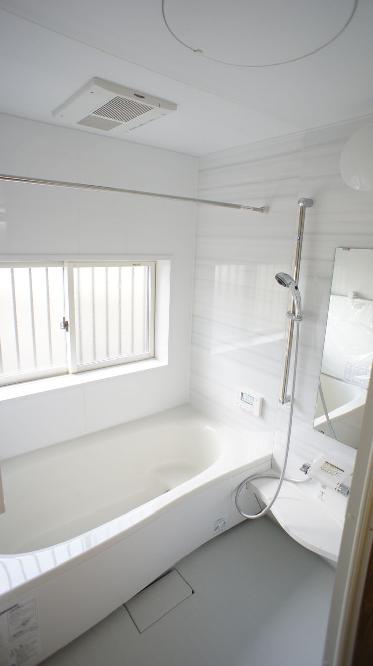 S邸 マルモコハウス Moderne Badezimmer