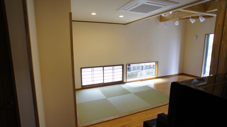 S邸 マルモコハウス Moderne Wände & Böden