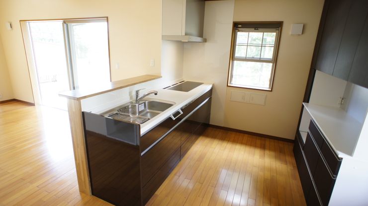 S邸 マルモコハウス Moderne Küchen