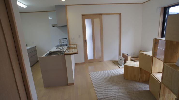 SK邸 マルモコハウス Moderne Wohnzimmer